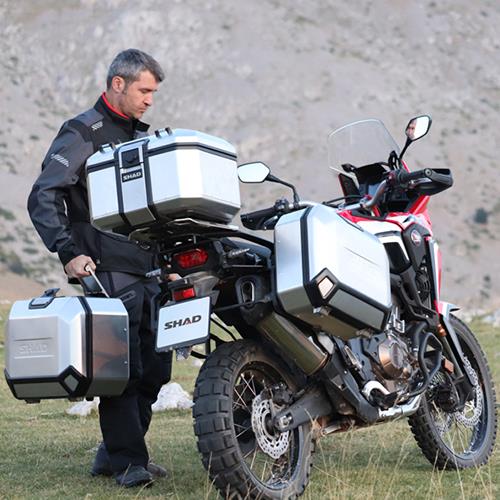 Baul para moto Shad de 37L - Motozona Aljarafe